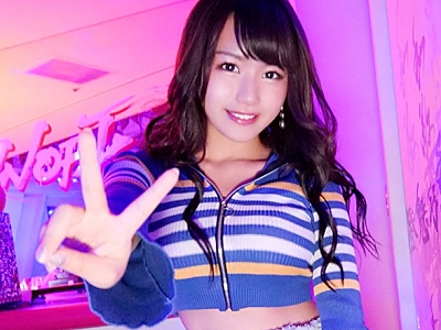 巨乳美少女♥渋谷のクラブでチンポを物色する女の子。「今日はどんなチンポにしよっかな～」